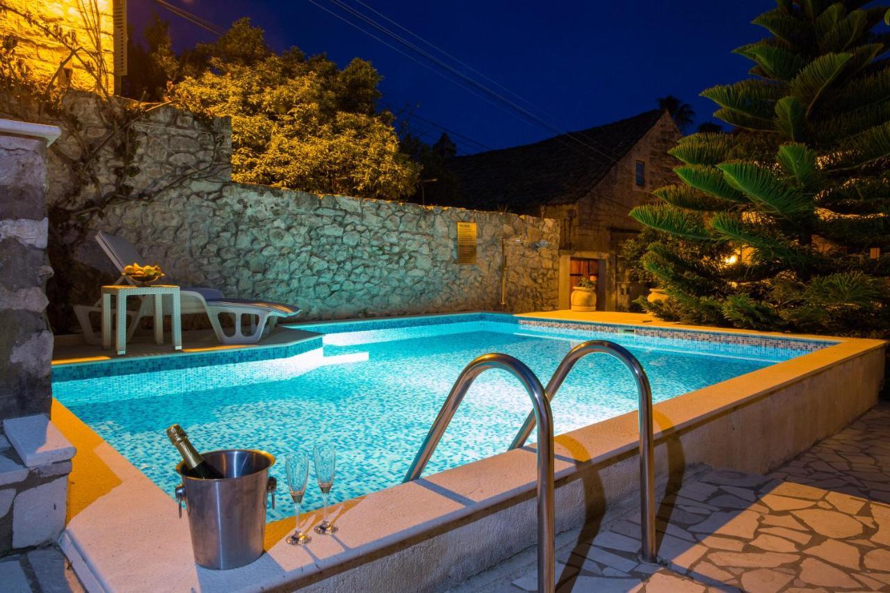 Apartments Kralj1 ซัฟทัท ภายนอก รูปภาพ