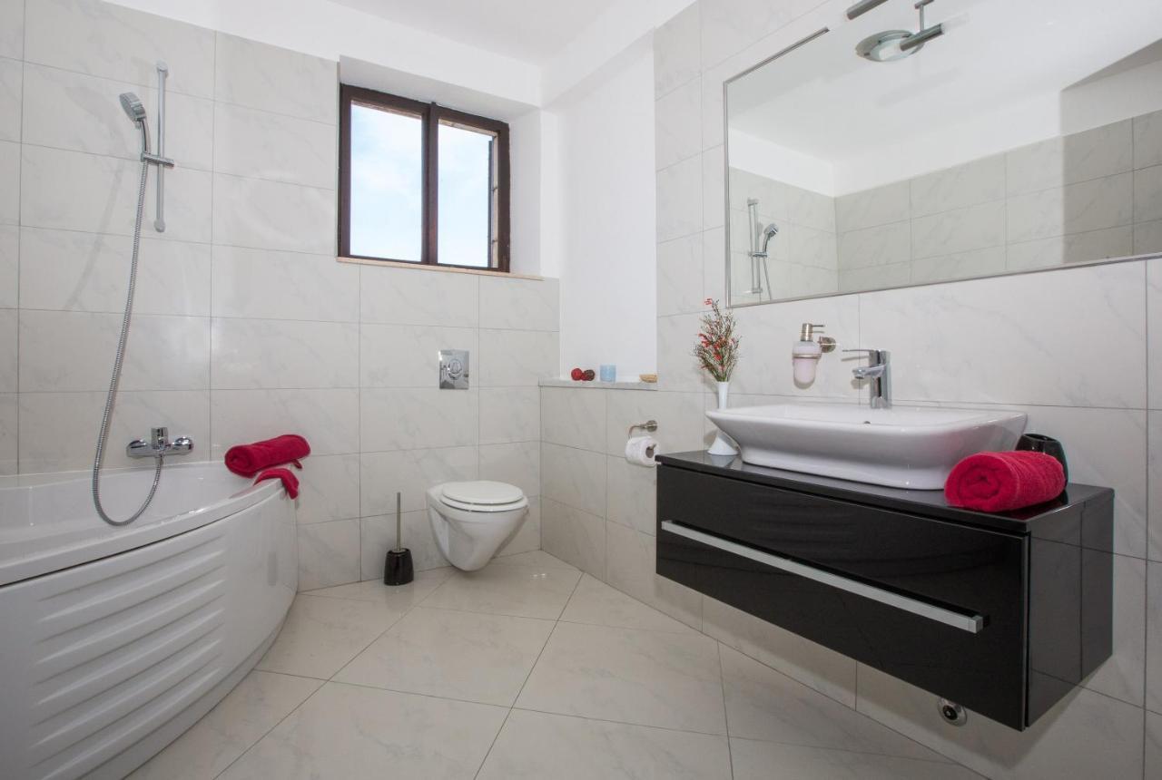 Apartments Kralj1 ซัฟทัท ภายนอก รูปภาพ
